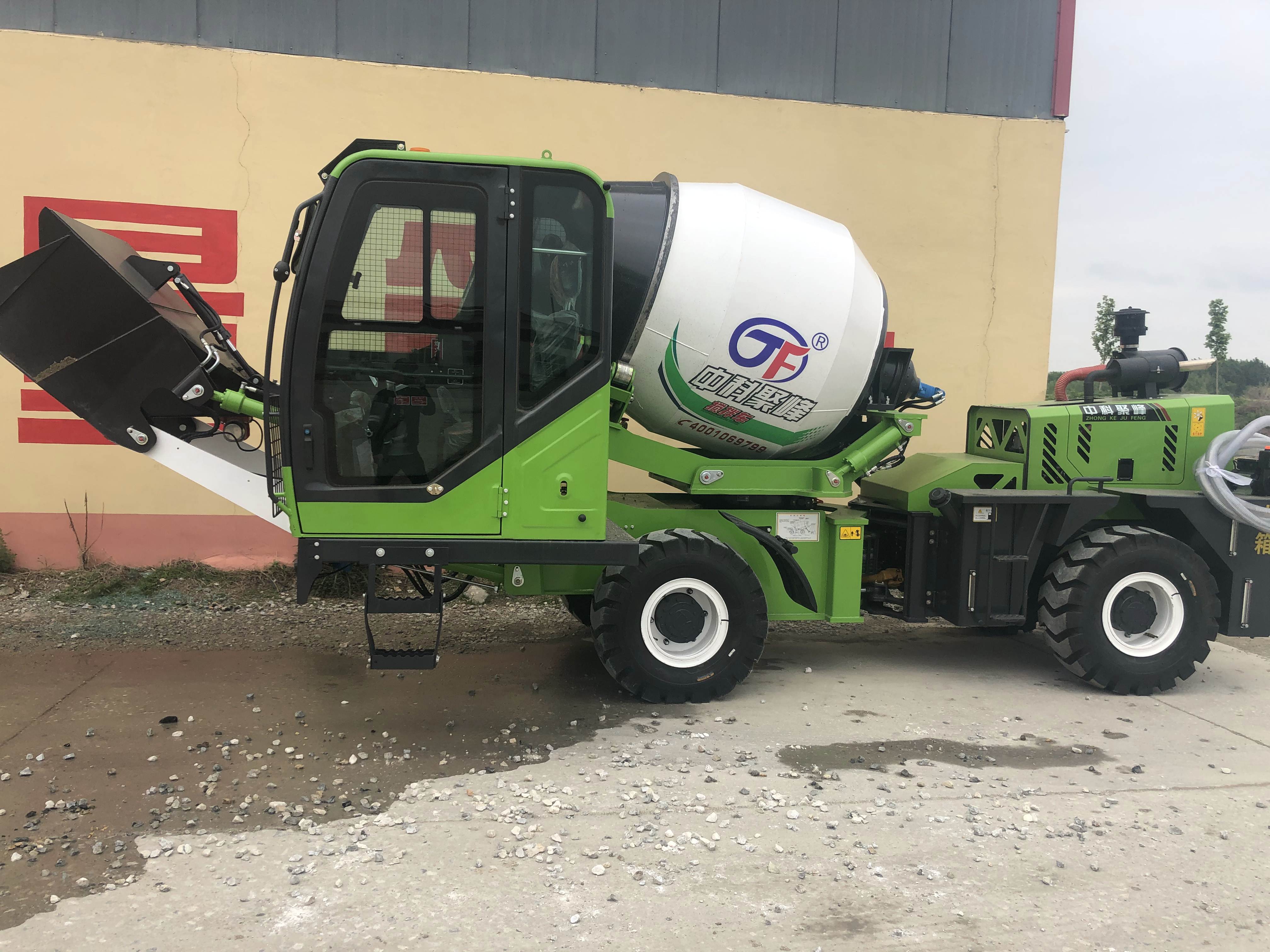 全自動(dòng)攪拌車(chē)廠家